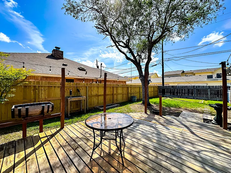 3001 Quail Hollow Dr — Photo 25