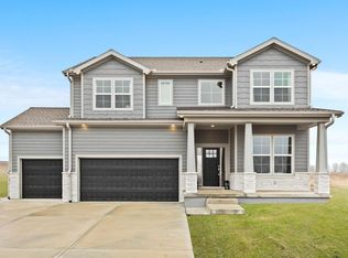 825 SW Haverford Rd, Lees Summit, MO 64081