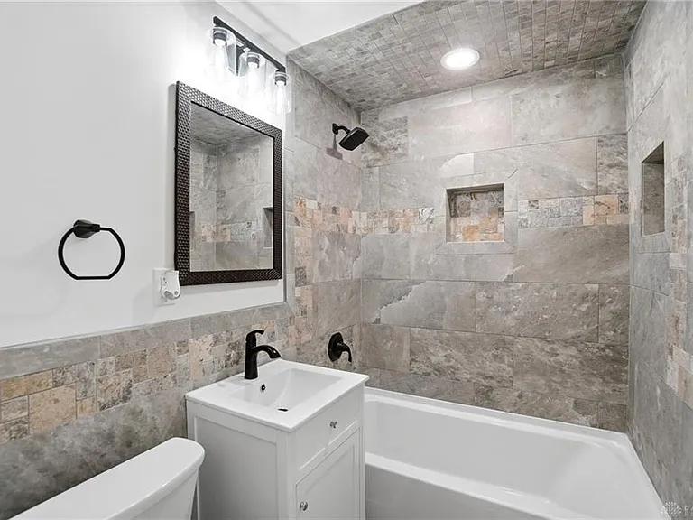 3924 Fulton Ave — Photo 13