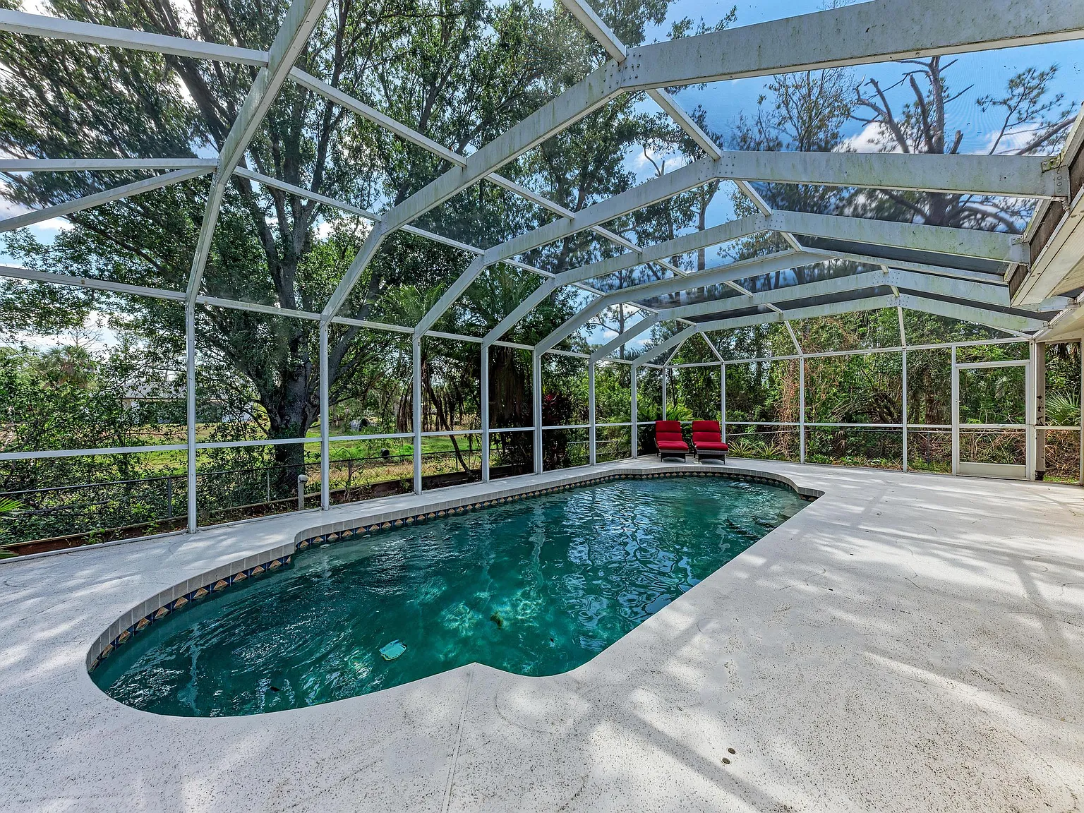 3 bed, 1212 sqft, $2,600 — Photo 3