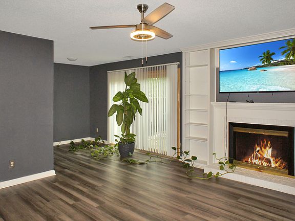 4th image of 4911 Oakbrook Ct