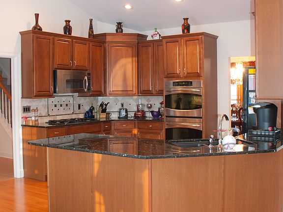 4th image of 8214 Hoyt Farm