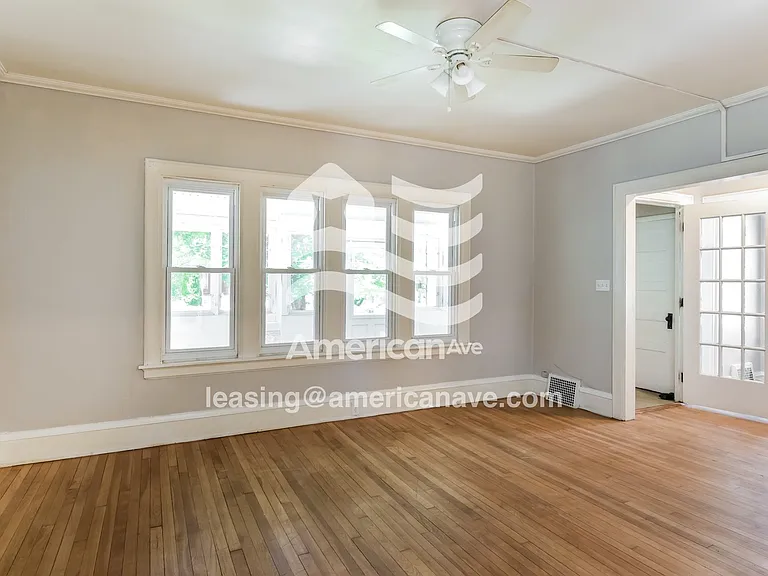 621347_003_living_room_13854971.jpg