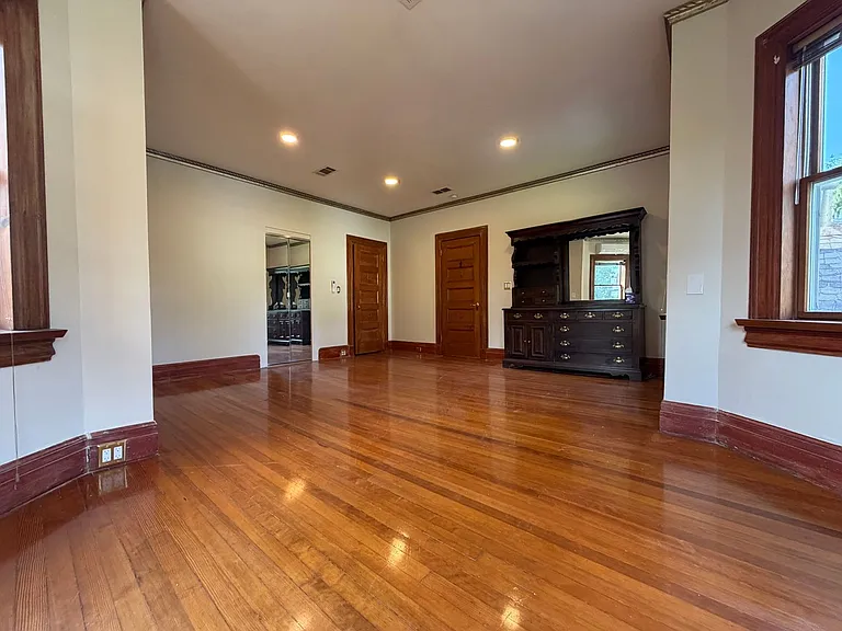 161 Park Hill Ave #2 — Photo 5