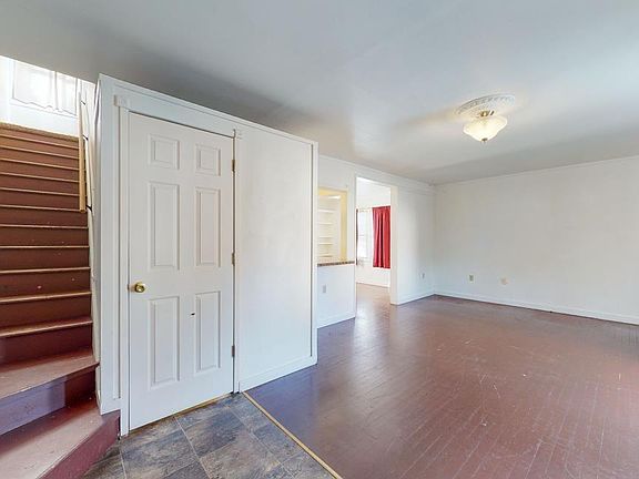 2nd image of 1308/1310 Thayer Dr
