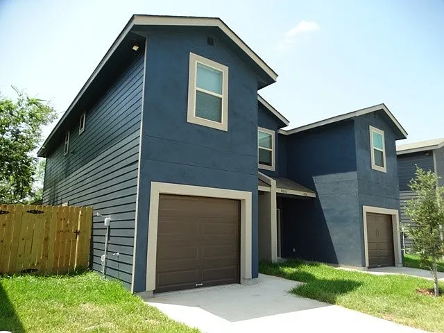 7010 Lakeview Dr #101 — Photo 3
