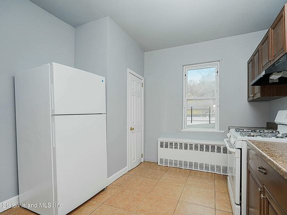4th image of 70 Gordon St Floor 2