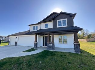 601 Grube Dr, Garrett, IN 46738