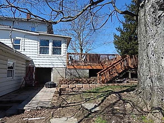 5th image of 165 E Main St