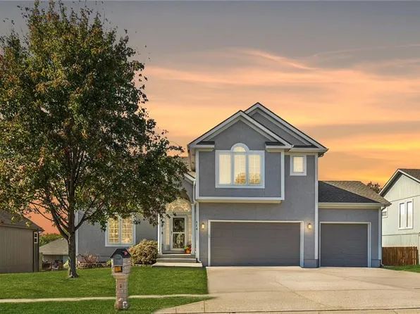 904 Crestridge Dr, Kearney, MO 64060