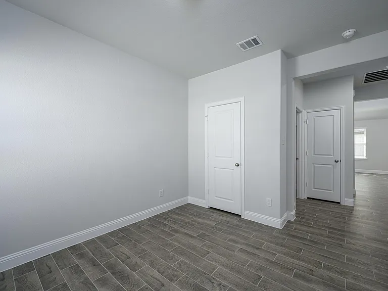 501 Amenduni Ln — Photo 21