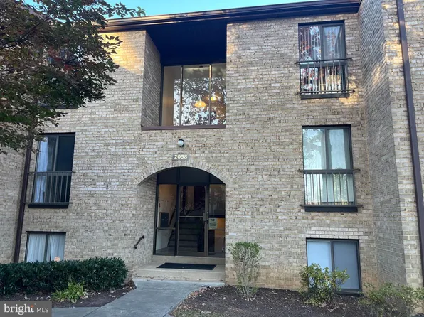 2058 Royal Fern Ct APT 26/1C, Reston, VA 20191