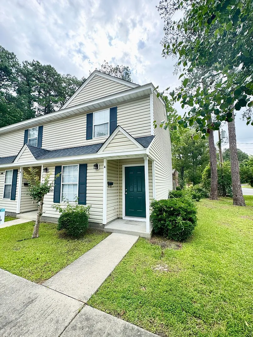 Downtown Conway! 2 Bedroom Townhome - Walk To Downtown — Photo 1