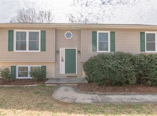 6007 Hunters Ridge Dr, Lexington, NC 27295