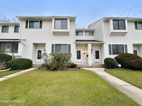 234 Clubhouse Drive, Middletown, NJ 07748