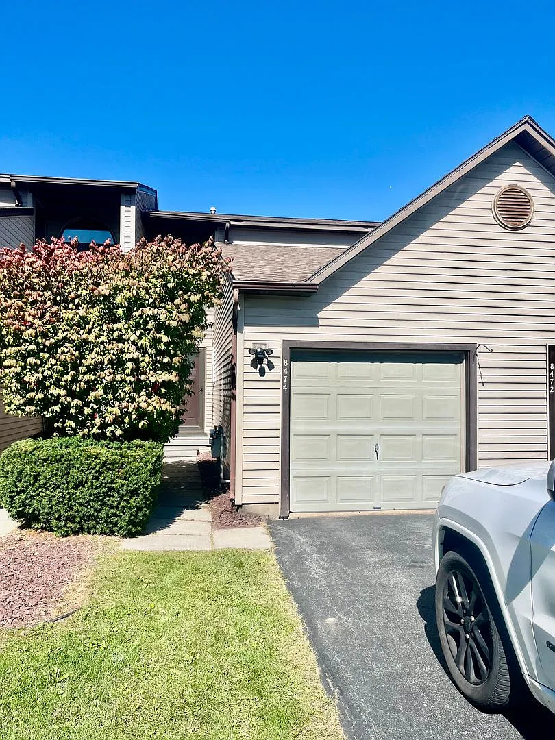 8474 Bubbling Springs Drive - Baldwinsville NY — Photo 1