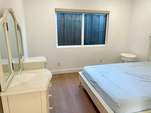 5th image of 916 Hermosa Way #A