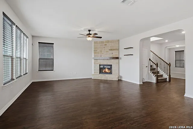 4 bed, 2.5 bath, 2881 sqft, $2,300 — Photo 4
