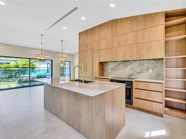 1323 Cleveland Rd, Miami Beach, FL 33141