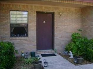 27 9th St APT 5, Shalimar, FL 32579