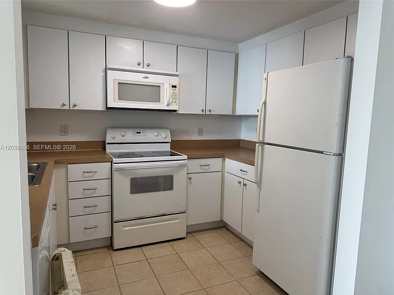 1250 S Miami Ave #1607 — Photo 3