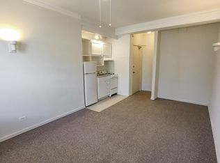 5749 N Winthrop Ave #2, Chicago, IL 60660
