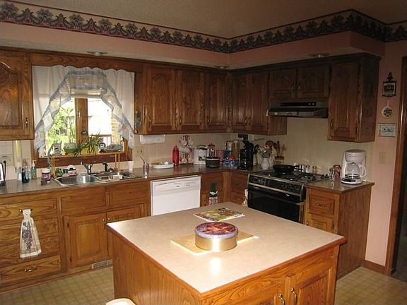 5th image of 2233 E Cragmont St