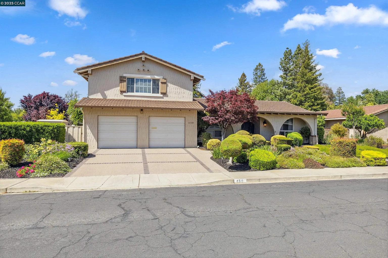 450 Sutcliffe Pl photo 1
