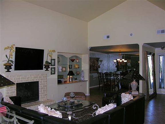 4th image of 1330 Wood Park St
