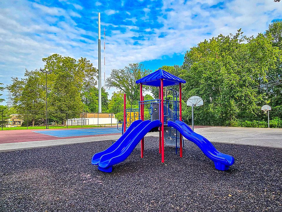 Playground at Suson Pines