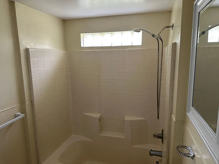 523 Hilltop Dr — Photo 15