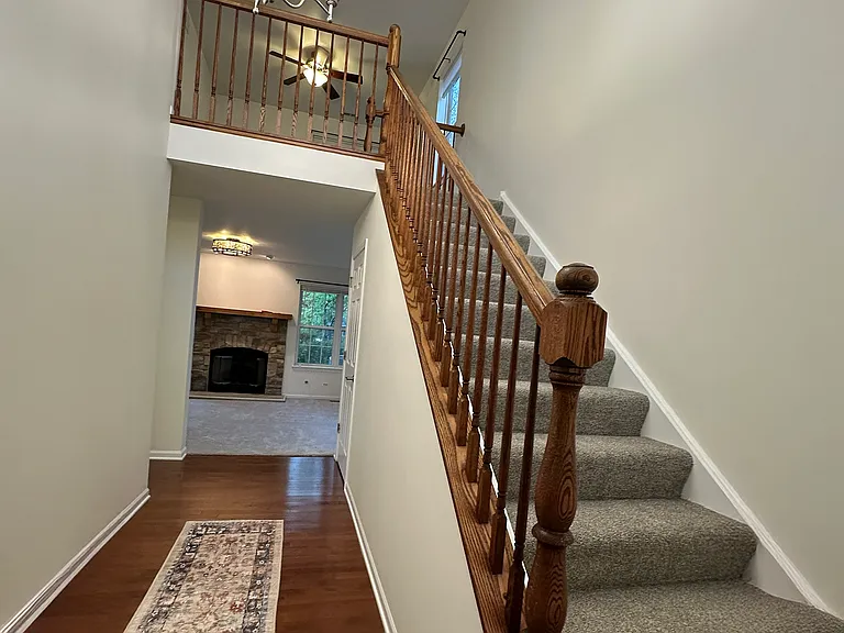 560 Lancaster Dr #560 — Photo 3