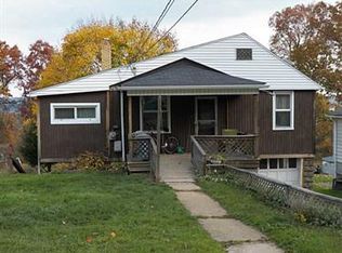 895 La Belle Vue Rd, Vandergrift, PA 15690