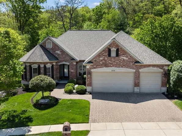 1070 Bridleridge Crossing Spur, High Ridge, MO 63049