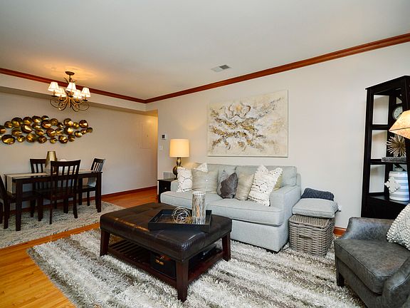 4th image of 512 W Barry Ave APT 512