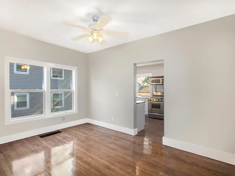 848 Union Ave SE — Photo 4