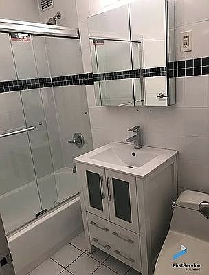 4th image of 141 E 89th St APT 8C