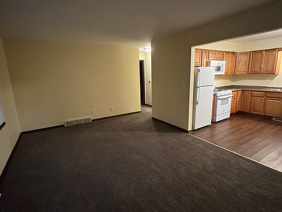 4th image of 607 N 2nd St APT 8