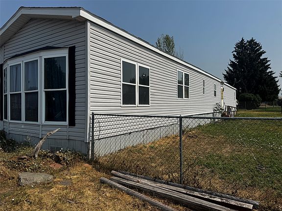 2nd image of 4716 Graham St