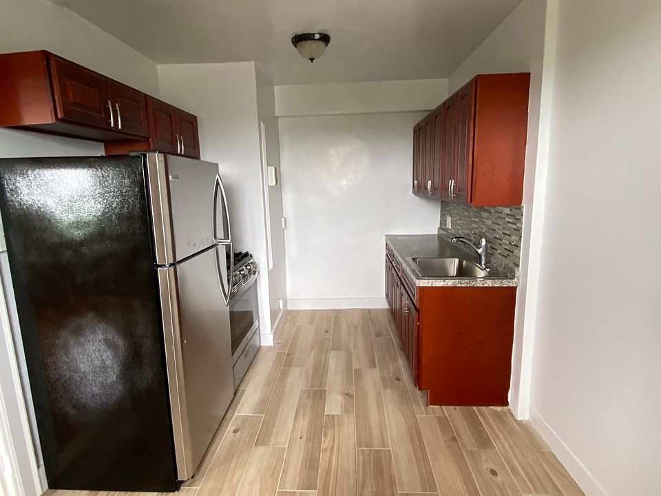 1st image of 61 Wesley Ave #5