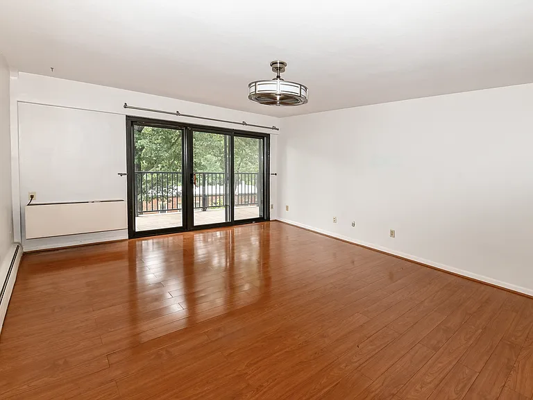 1815 William Howard Taft Rd #207 — Photo 6