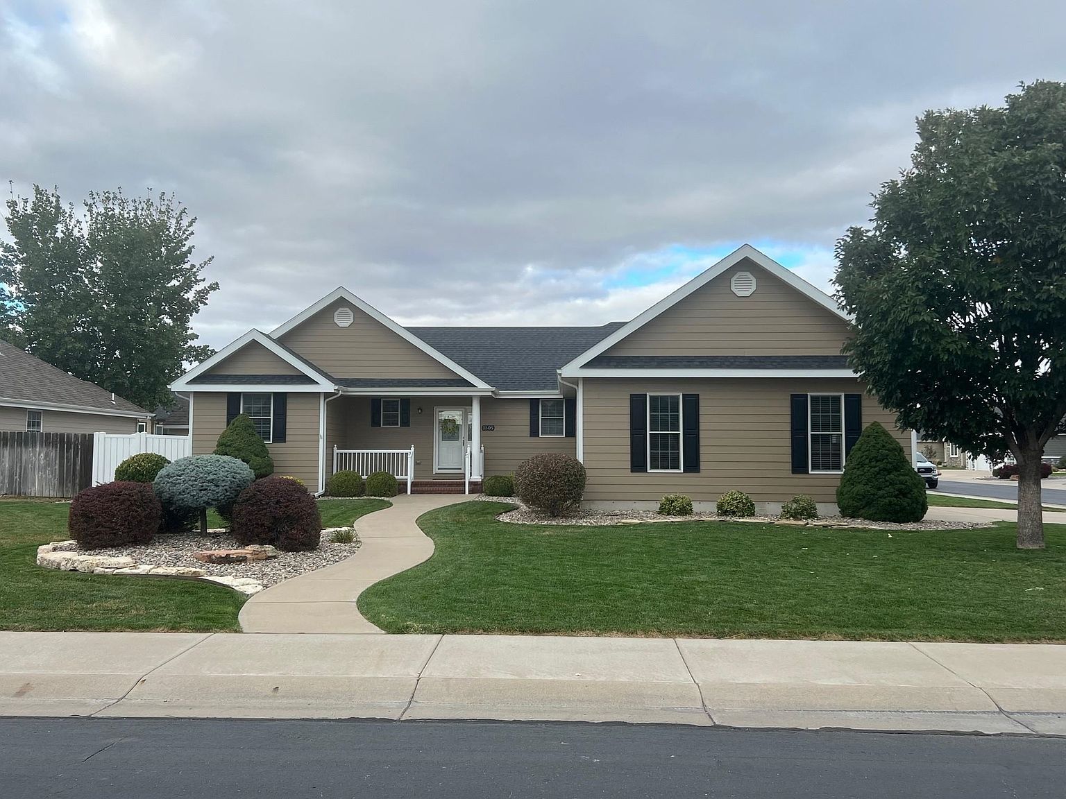 1305 W 45th St, Hays, KS 67601 Zillow
