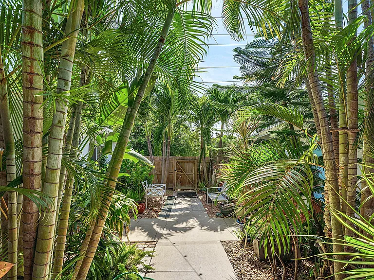 334 NE 7th Ave — Photo 24