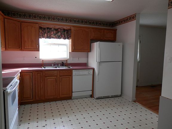 Kitchen/Family Dining