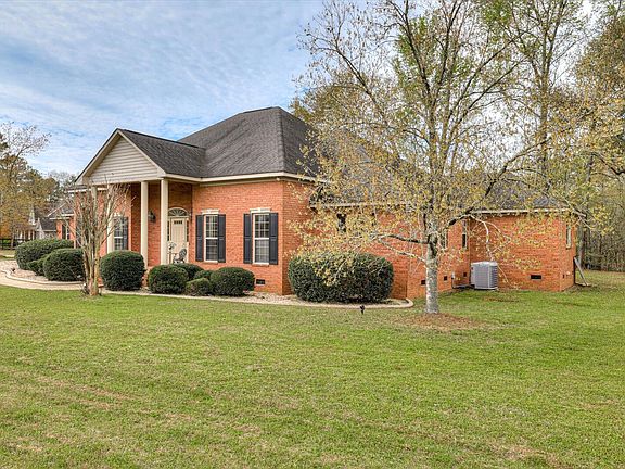 2nd image of 670 Oak Meadow Ln