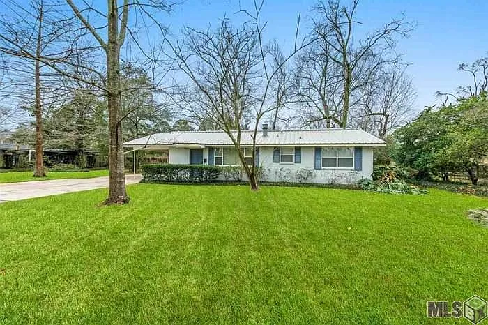 10224 Darryl Dr — Photo 1