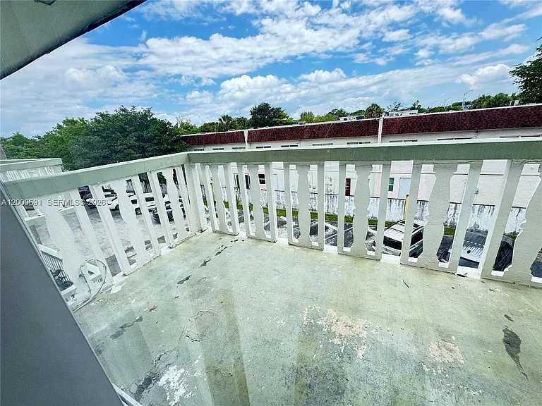 15201 NE 6th Ave #C304 — Photo 9
