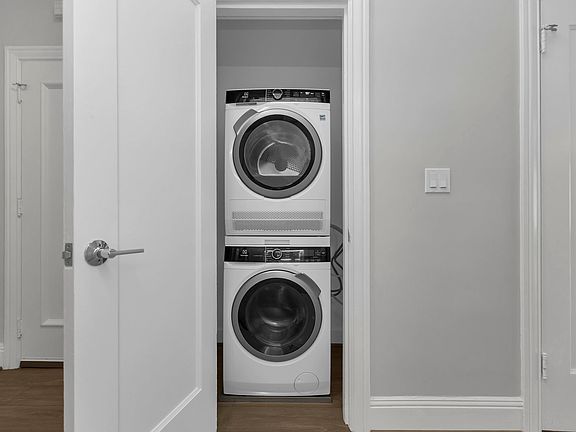 5th image of 1450 Golden Gate Ave #203