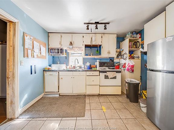 5th image of 1066 Hickory Rd