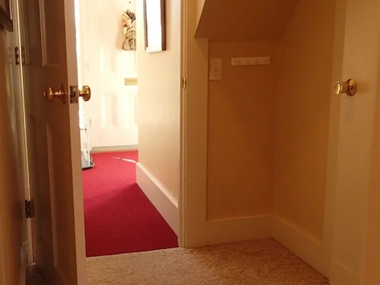 80 College St #2 — Photo 11
